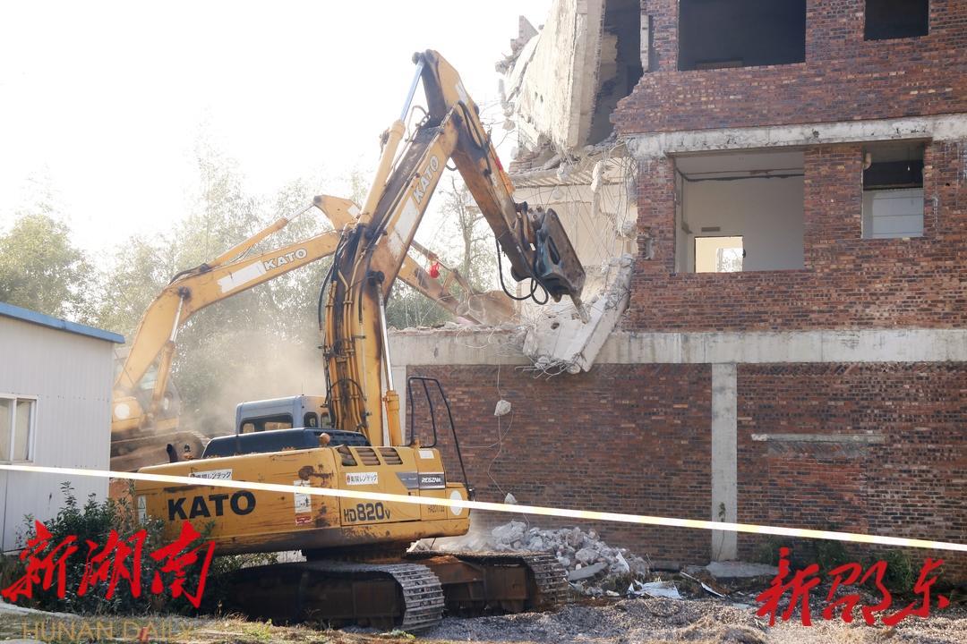 乡贤捐资修路建校 干群纷纷为其点赞_邵阳头条网